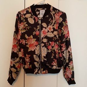 Black floral bomber jacket - M